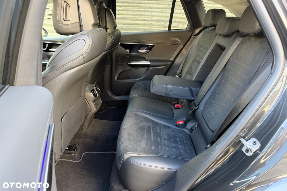 Mercedes-Benz GLC 300 e PHEV 4-Matic AMG Line - 32