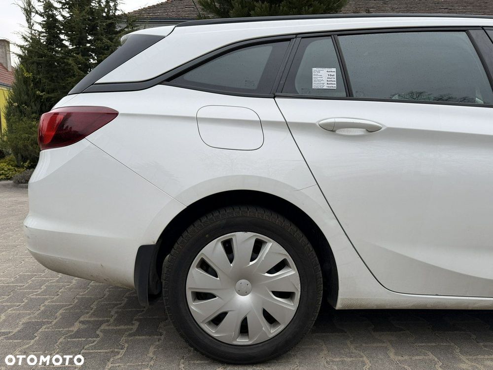 Opel Astra 1.6 CDTI Essentia - 23