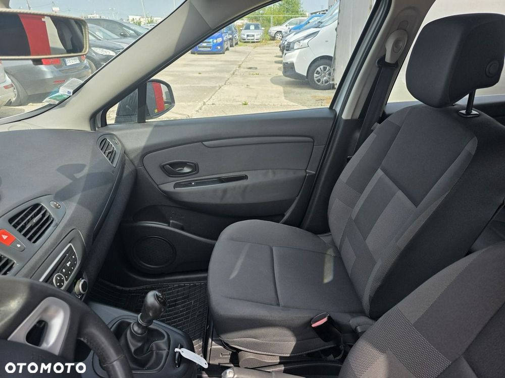 Renault Scenic - 11