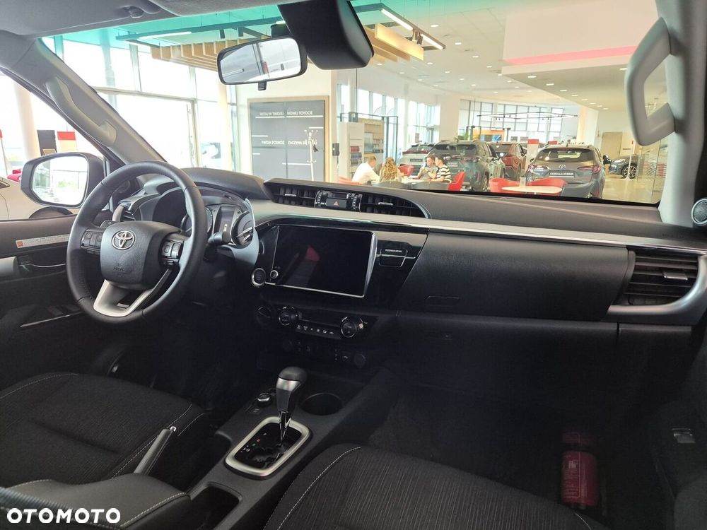 Toyota Hilux - 12