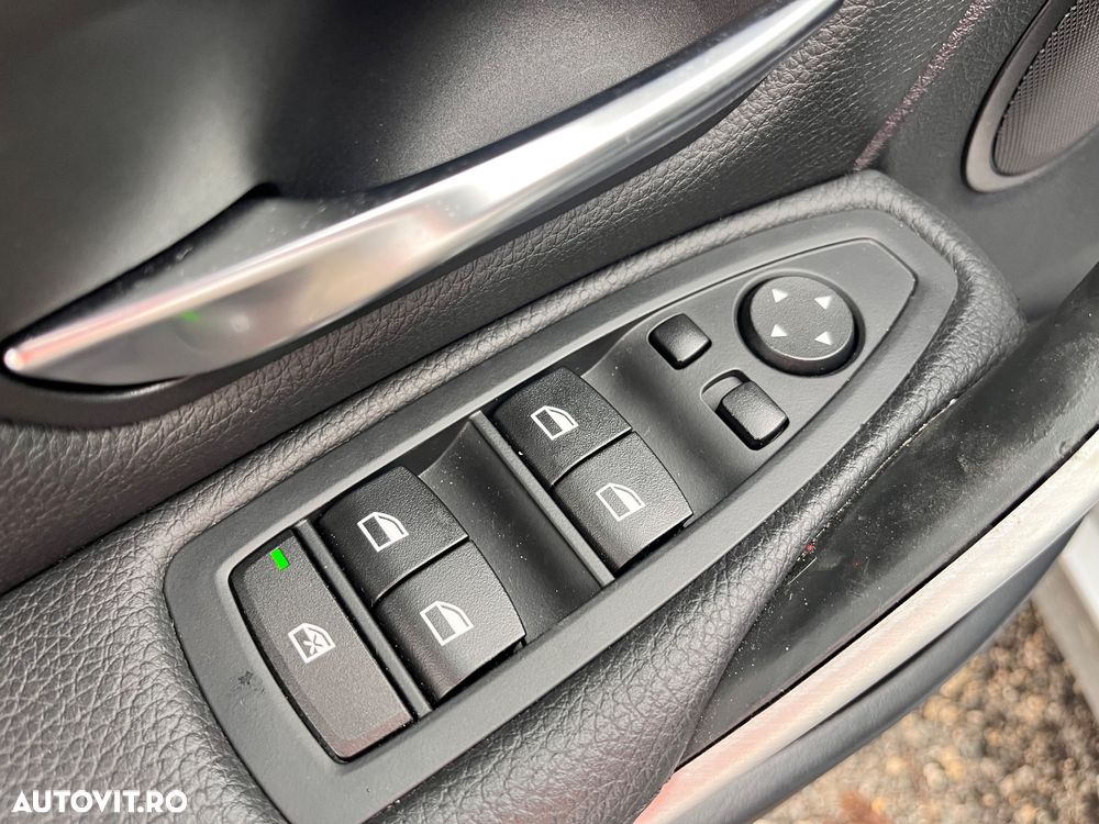 BMW Seria 3 320d Aut. Blue Performance Sport Line - 28