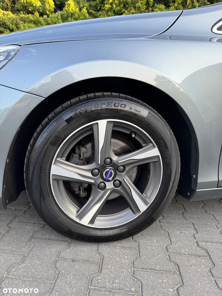 Volvo V40 D2 Drive-E R-Design Momentum - 4