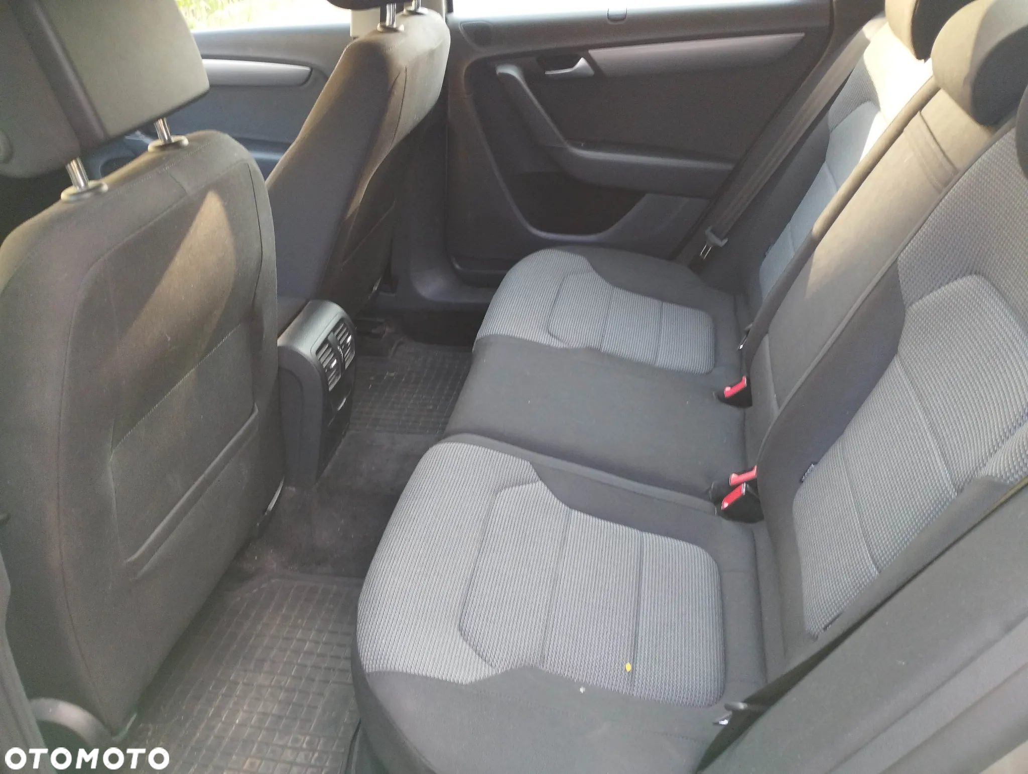 Volkswagen Passat 2.0 TDI Comfortline - 12