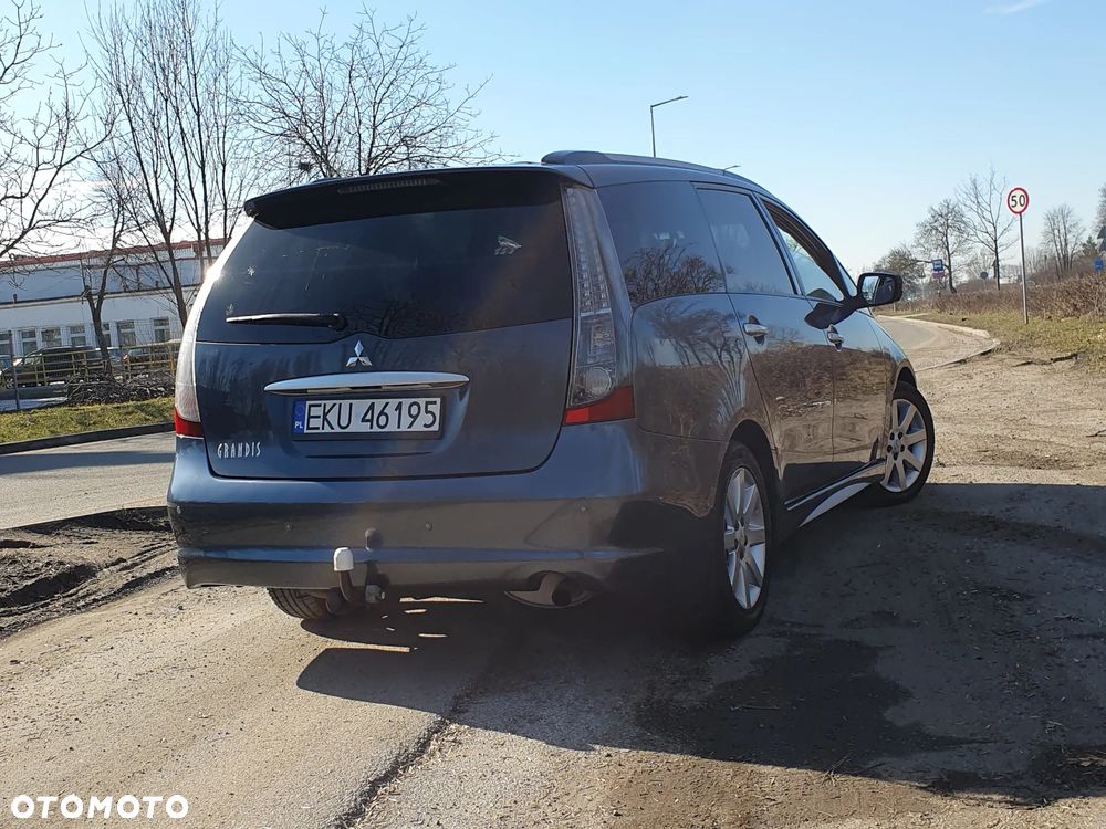 Mitsubishi Grandis 2.4 Motion - 14