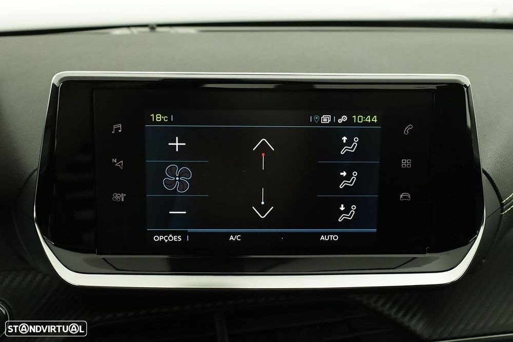 Peugeot e-2008 50 kWh GT - 11