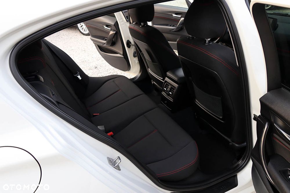 BMW Seria 1 116i Sport Line - 29