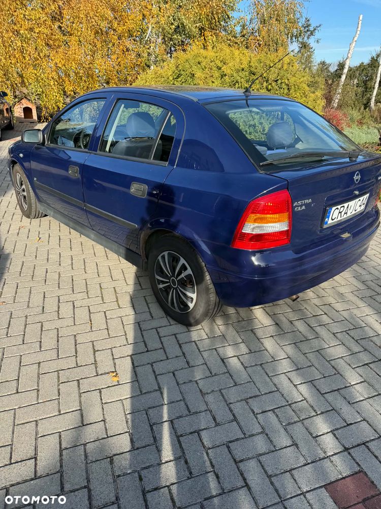 Opel Astra - 4