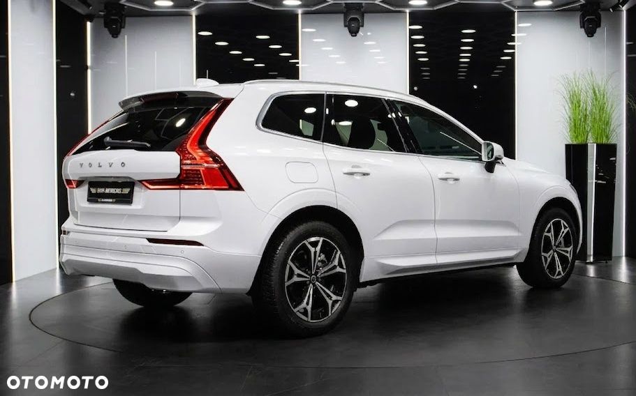 Volvo XC 60 B4 B Momentum Pro - 5