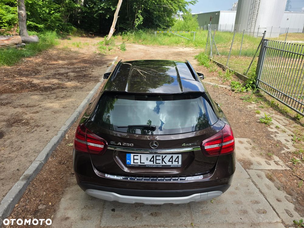 Mercedes-Benz GLA 250 4-Matic AMG Line - 8