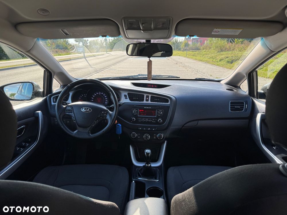 Kia Ceed 1.6 CRDi 128 Dream-Team Edition - 19