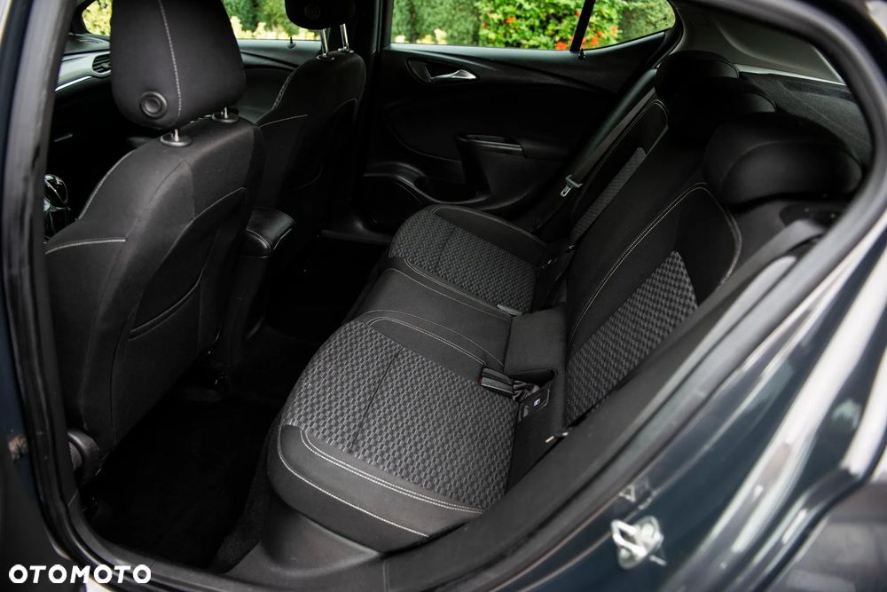 Opel Astra 1.4 Turbo Edition - 28