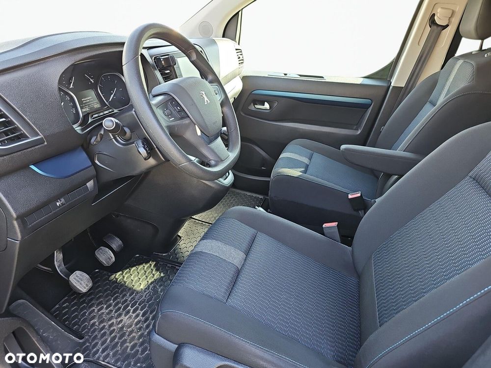 Peugeot Traveller - 12
