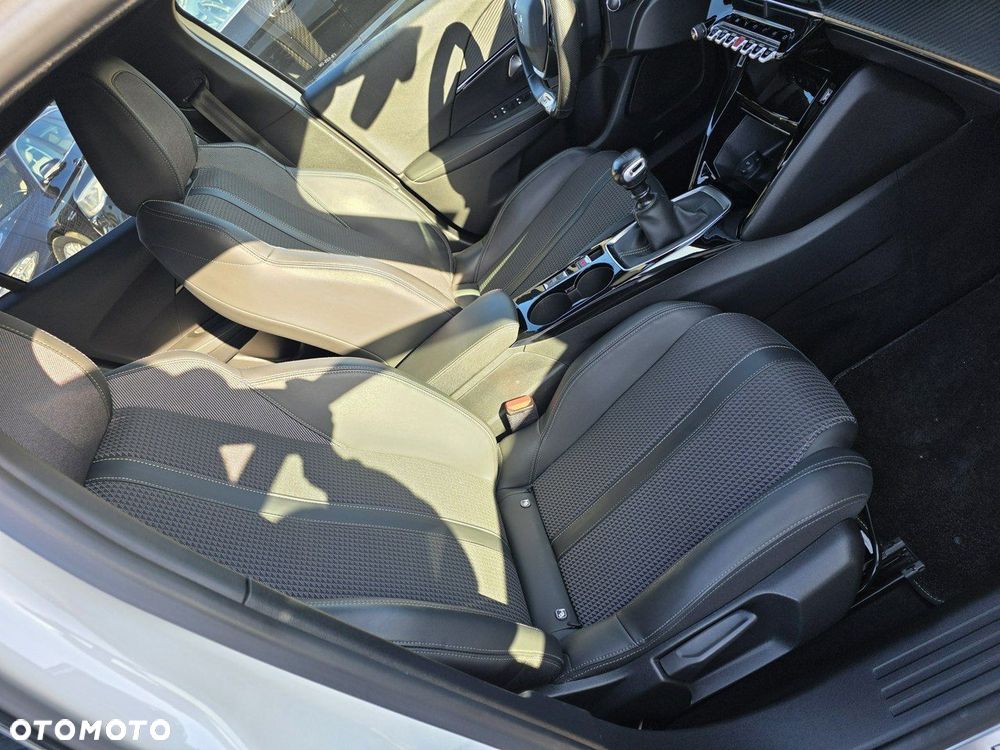 Peugeot 2008 - 28