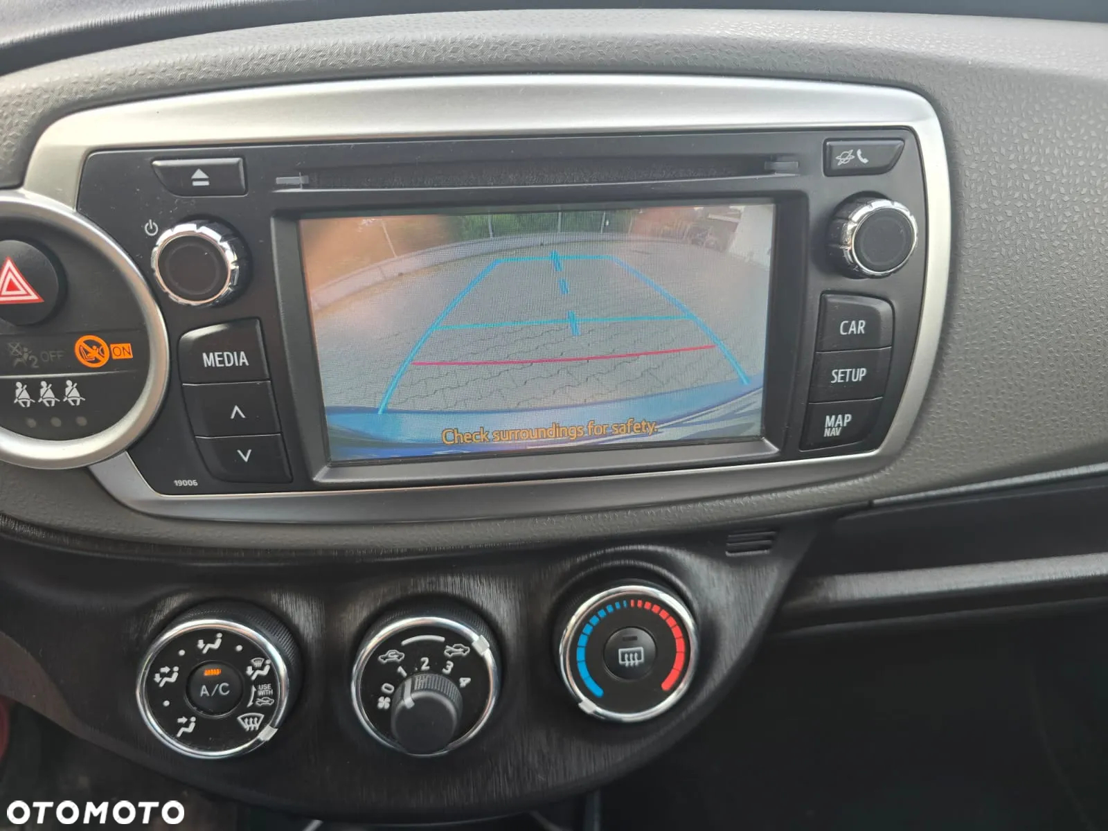 Toyota Yaris - 32