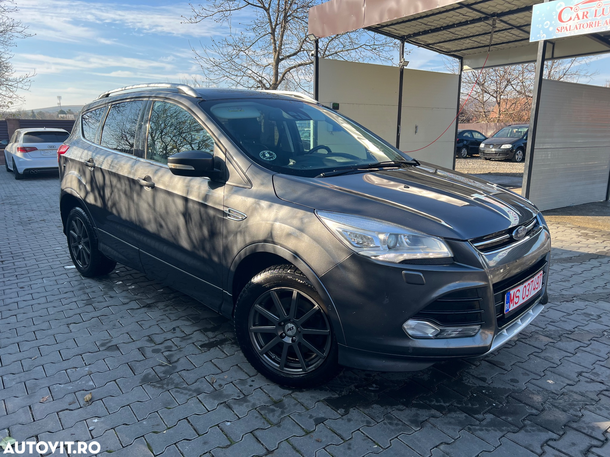 Ford Kuga 2.0 TDCi Powershift 4WD Titanium - 4