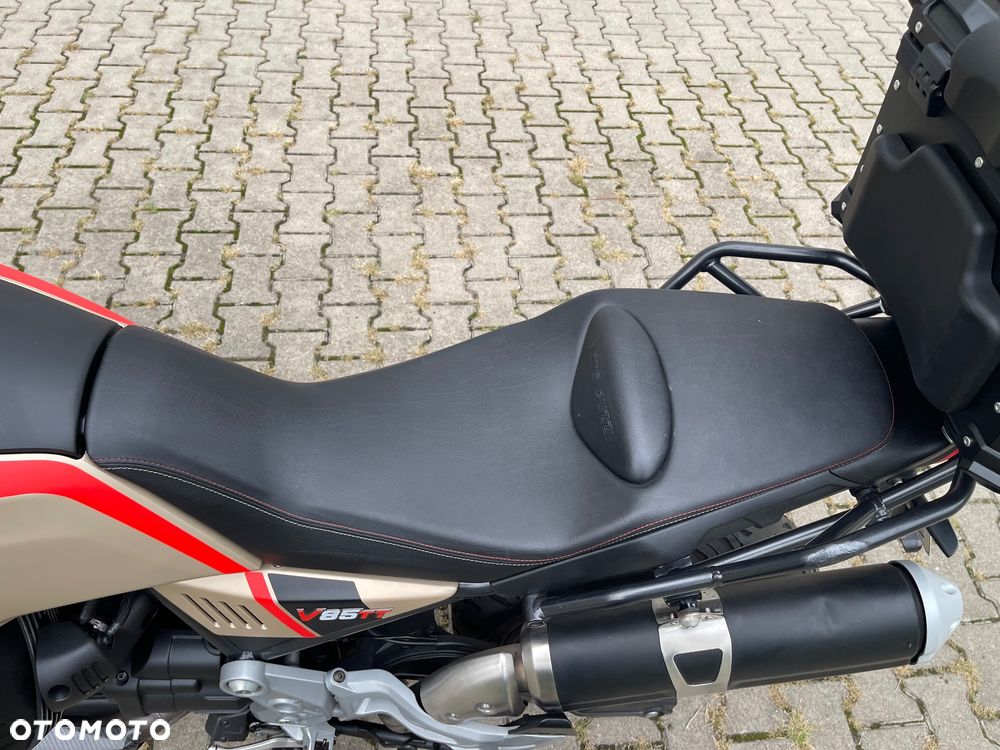 Moto Guzzi V85 - 22