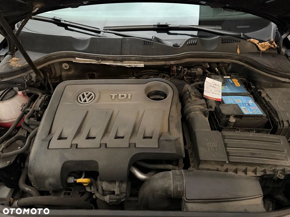 Volkswagen Passat 2.0 TDI DSG BlueMotion Technology Comfortline - 8