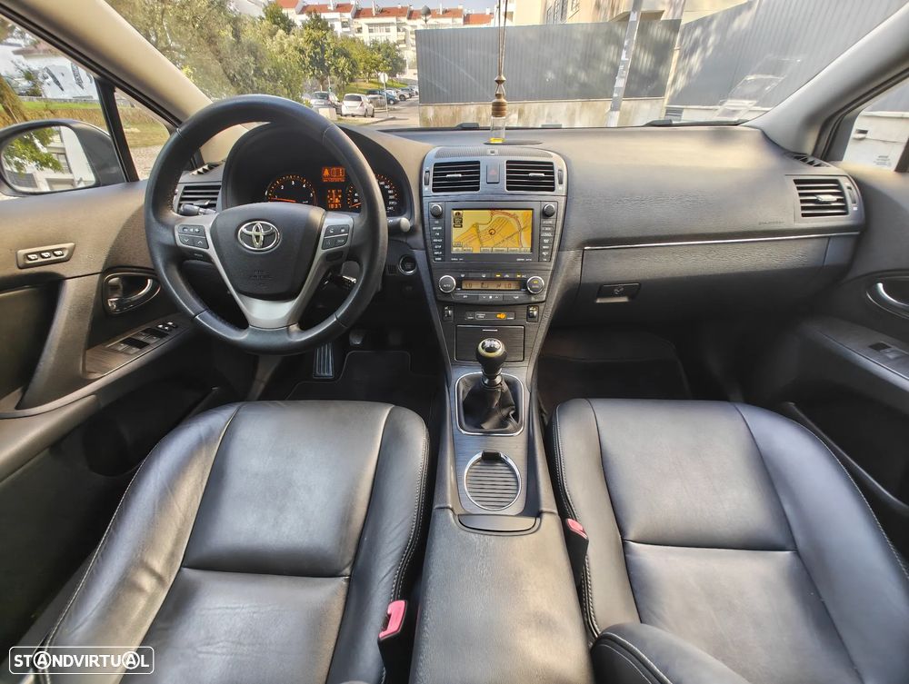 Toyota Avensis SD 2.2 D-4D Luxury +GPS+Pele - 18