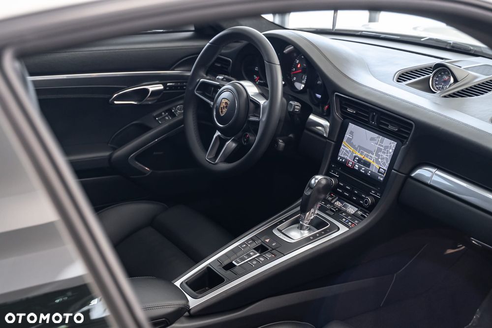 Porsche 911 Carrera S PDK - 38