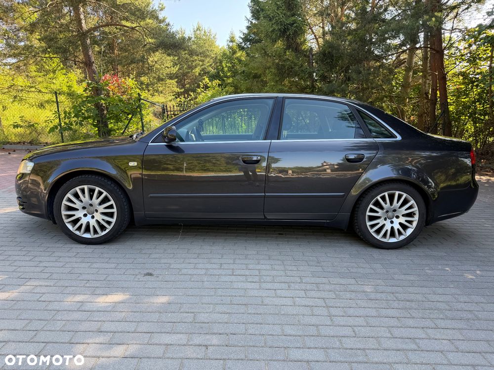 Audi A4 Limousine - 13