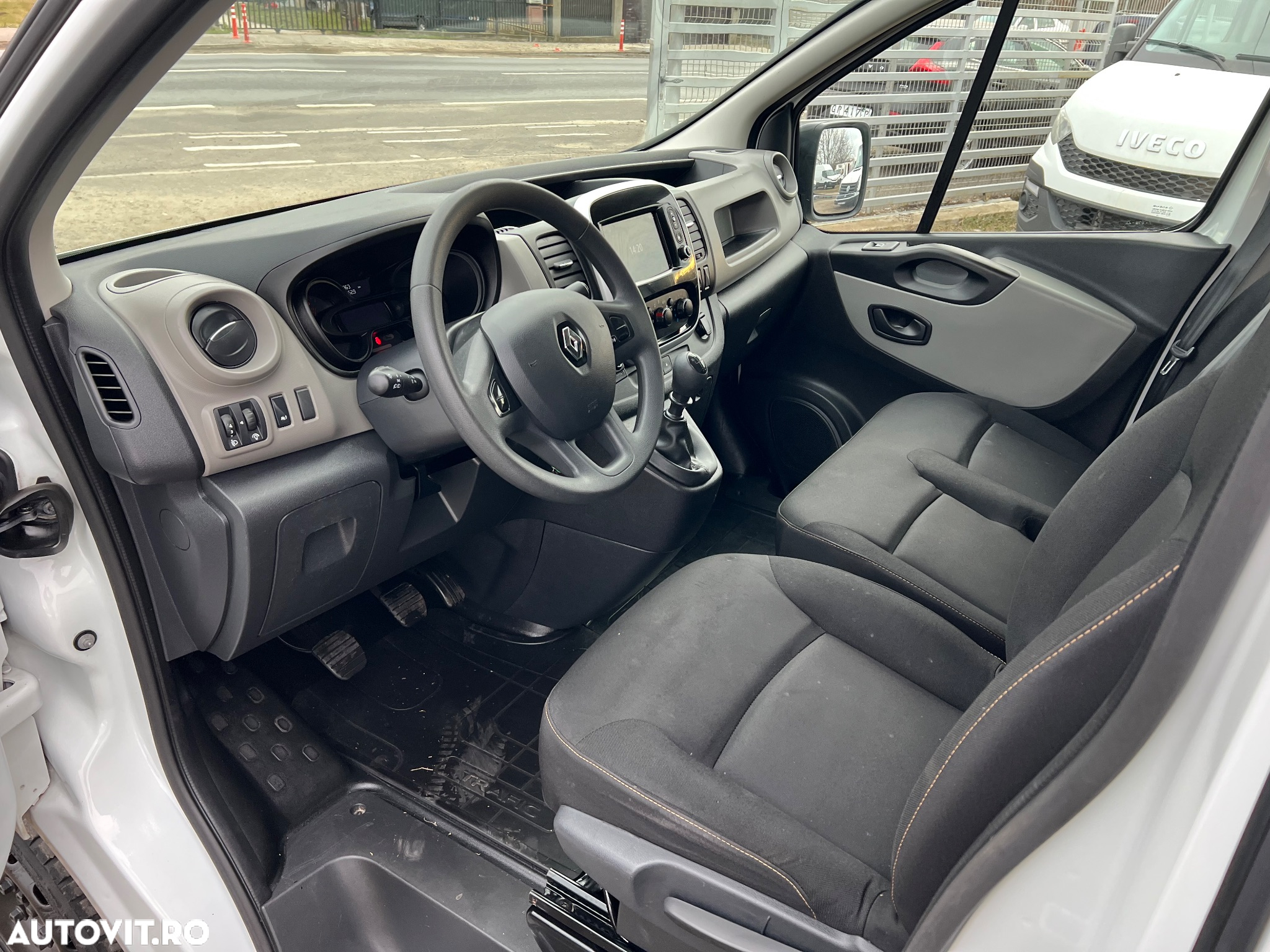 Renault TRAFIC - 15