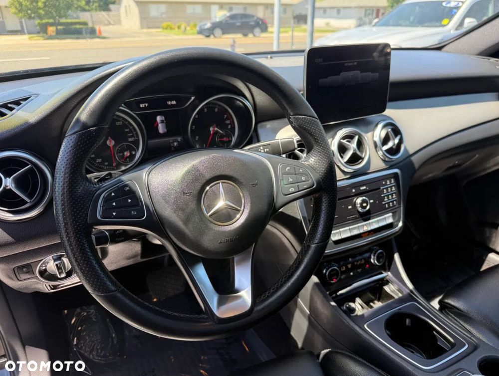 Mercedes-Benz GLA 250 4-Matic AMG Line - 9