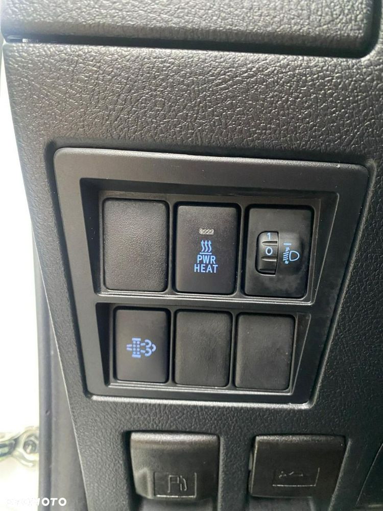 Toyota Hilux - 13