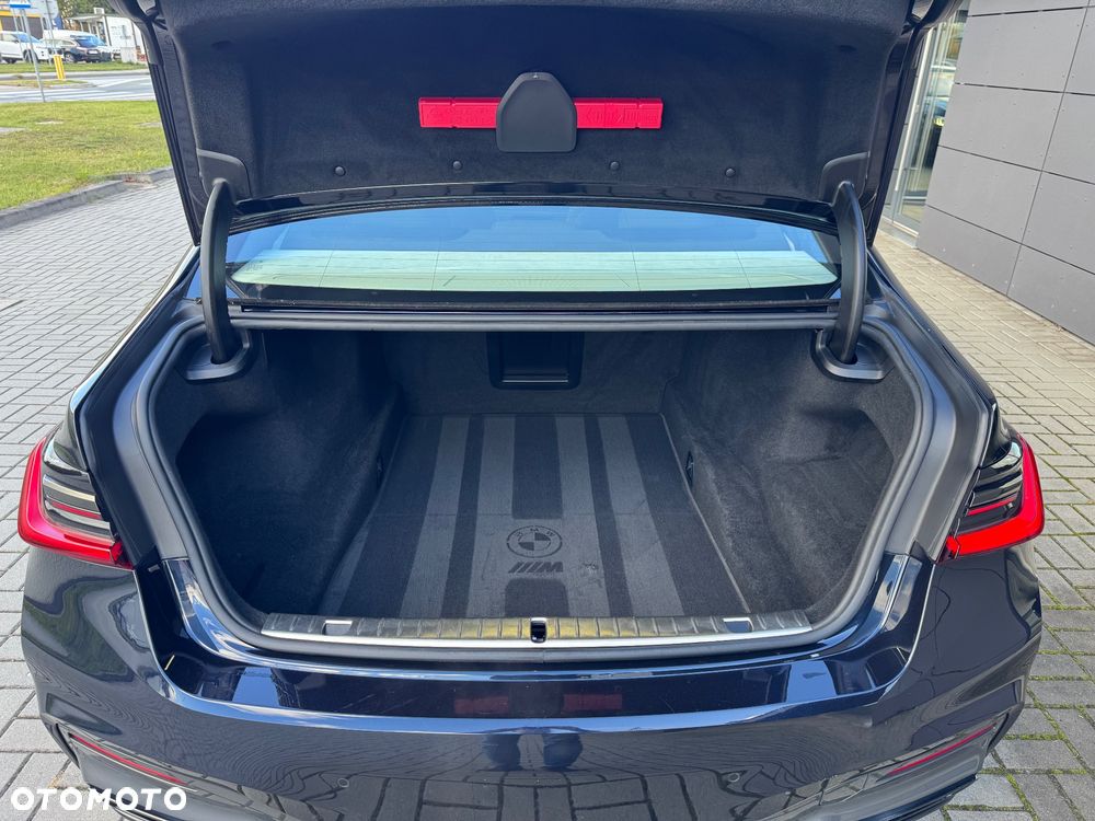 BMW Seria 7 - 23