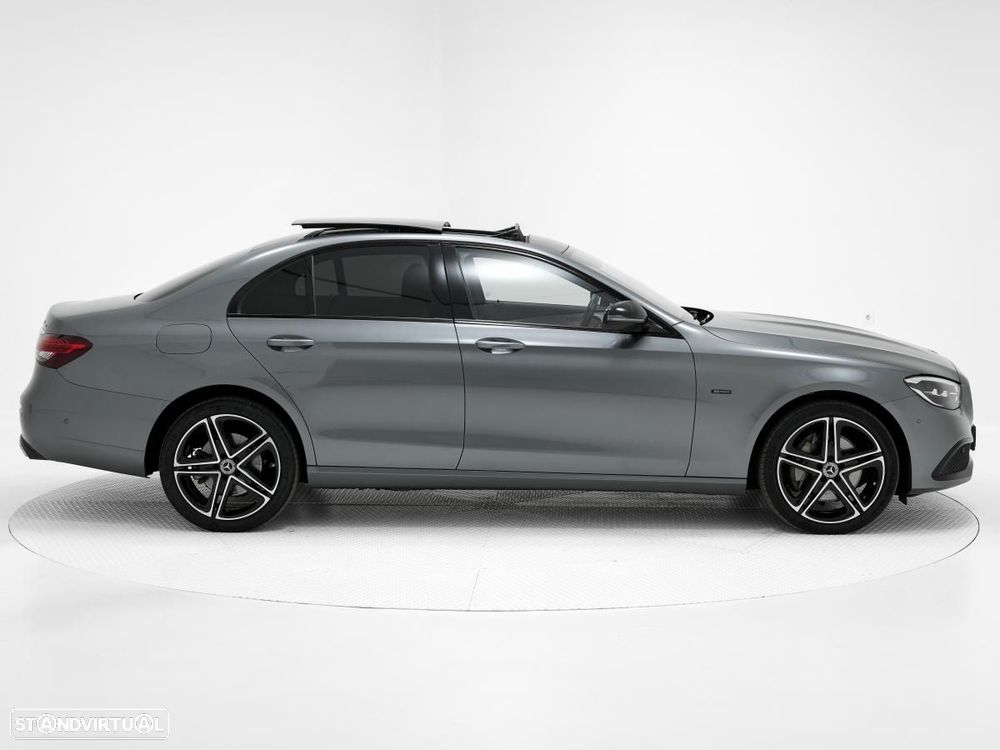 Mercedes-Benz E 300 de Avantgarde 4Matic - 2