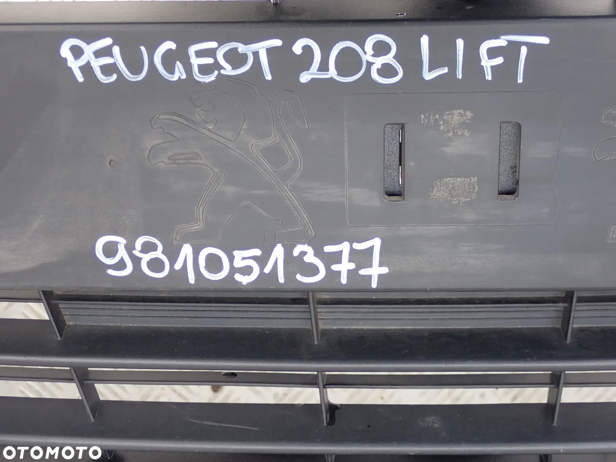 ZDERZAK PRZÓD PEUGEOT 208 LIFT  981051377 - 9
