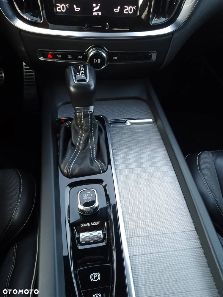 Volvo V60 T4 R-Design - 15
