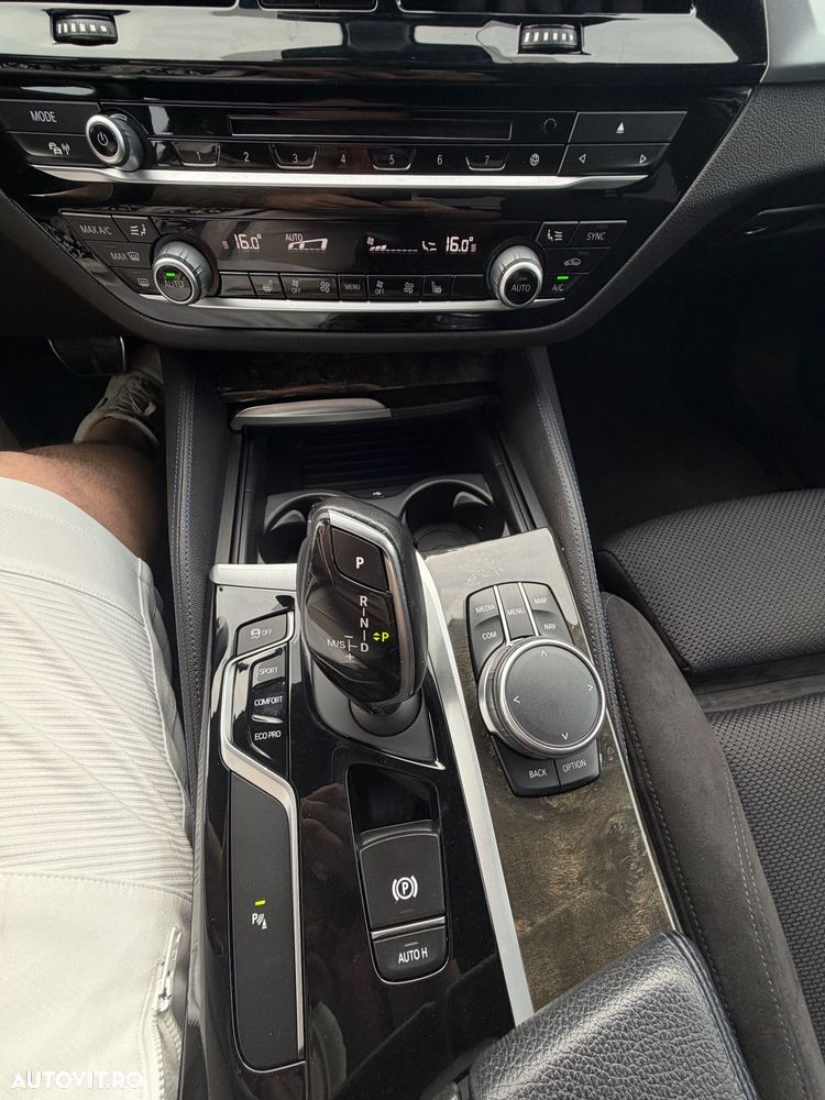BMW Seria 5 520d Aut. M Sport Edition - 17