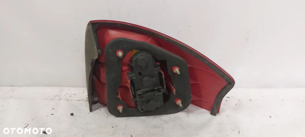 .  TYL TYLNA LAMPA LEWA AUDI A6 C5 SEDAN - 4