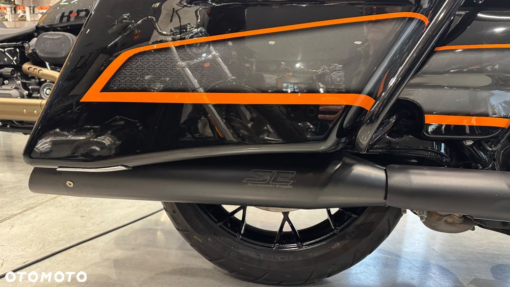 Harley-Davidson Touring Road Glide - 18