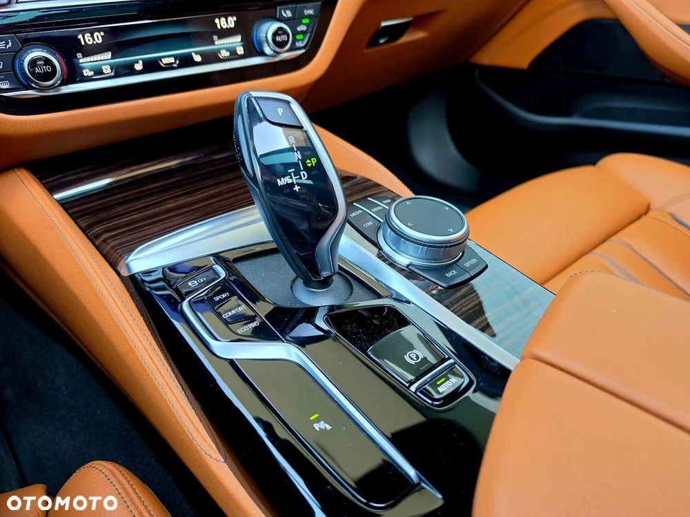 BMW Seria 5 540d xDrive M Sport Edition - 28