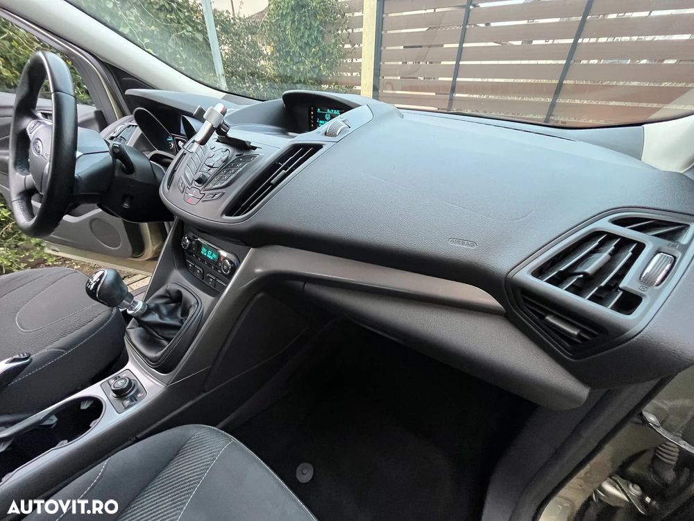 Ford Kuga 2.0 TDCi 4WD Trend - 15