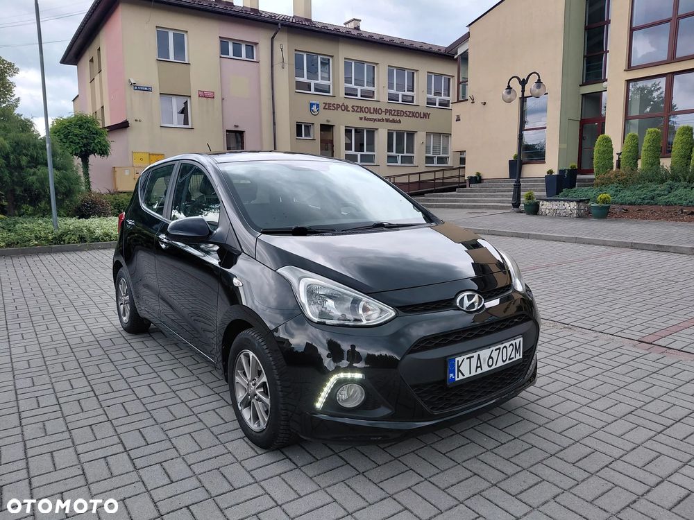 Hyundai i10 1.0 Fifa World Cup Edition - 1