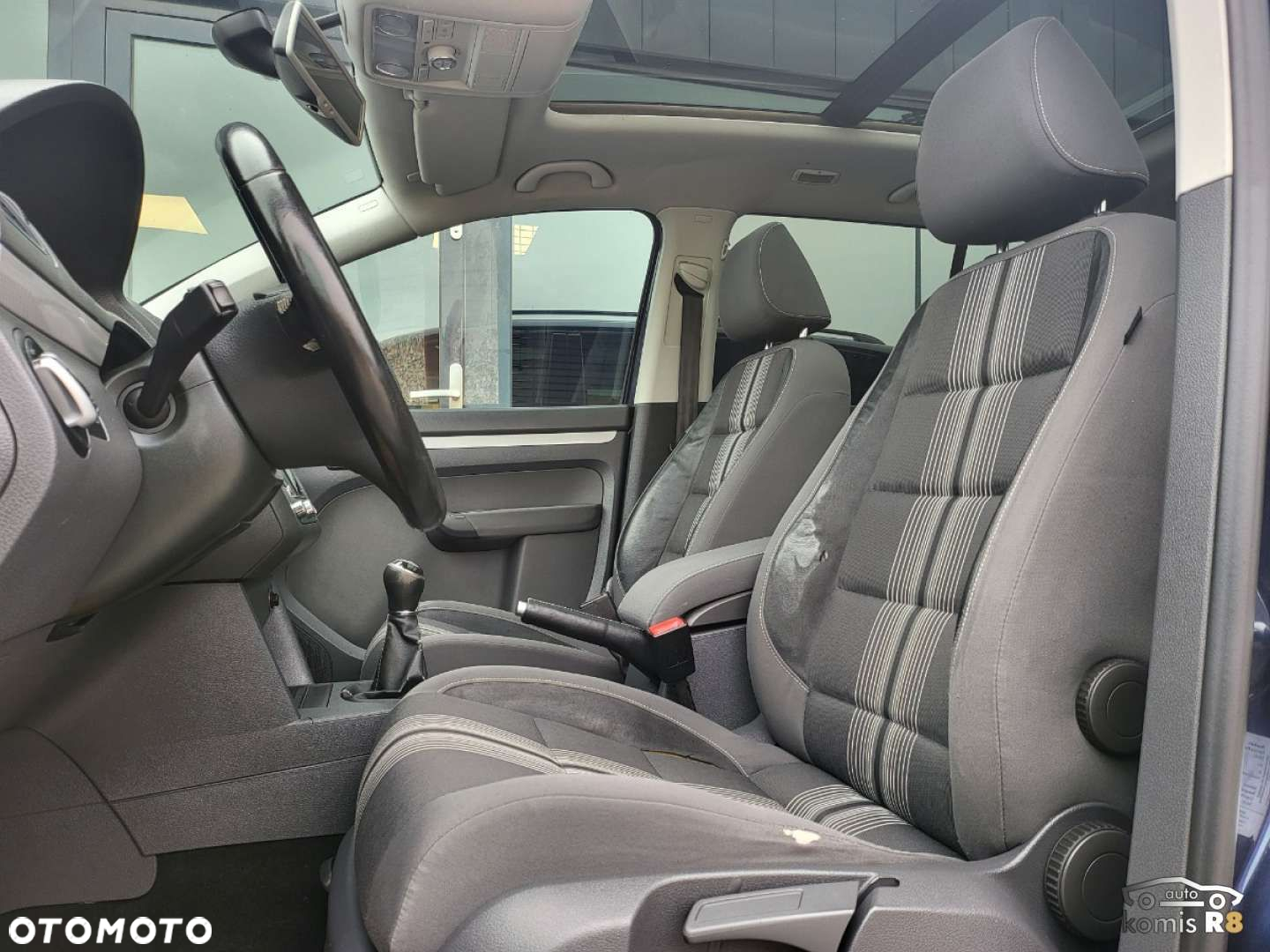 Volkswagen Touran - 16