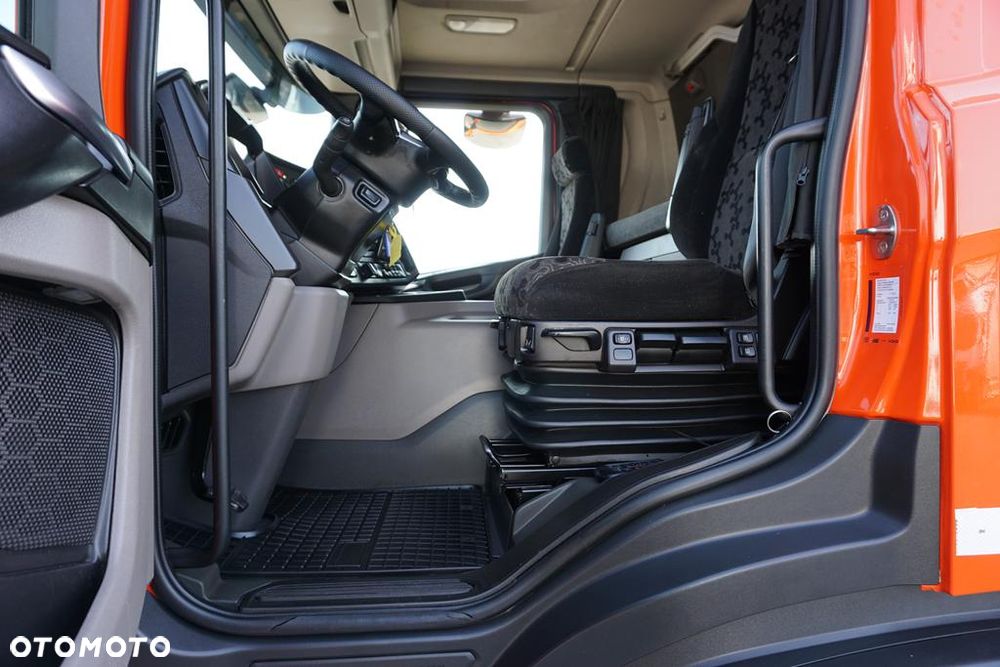 Scania SCANIA / P 360 / E 6 / CHŁODNIA + WINDA / 18 PALET / RETARDER / OŚ SKRĘTNA - 37