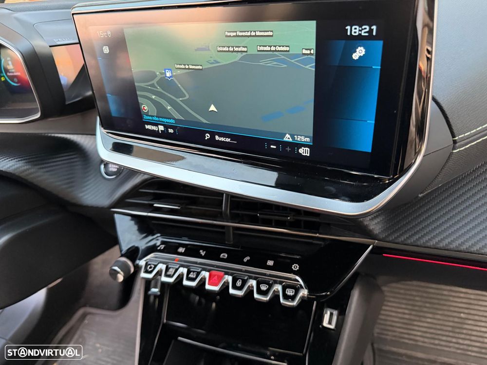 Peugeot 2008 1.2 PureTech GT Line EAT8 - 17