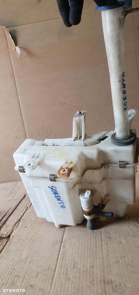 Zbiorniczek spryskiwaczy pompki Kia Sorento I 98400-3E000 - 4