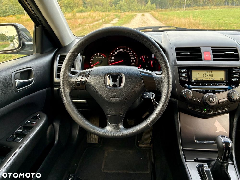 Honda Accord 2.0 i Executive - 29