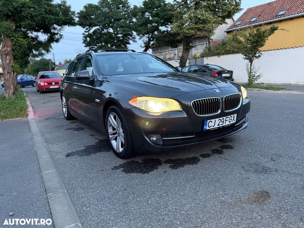 BMW Seria 5 520d Touring Aut. Luxury Line - 2