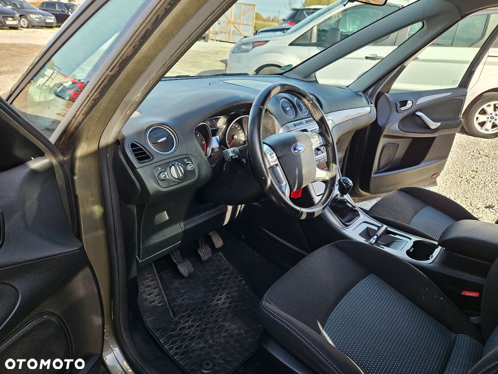 Ford Galaxy 2.0 TDCi Gold X - 24