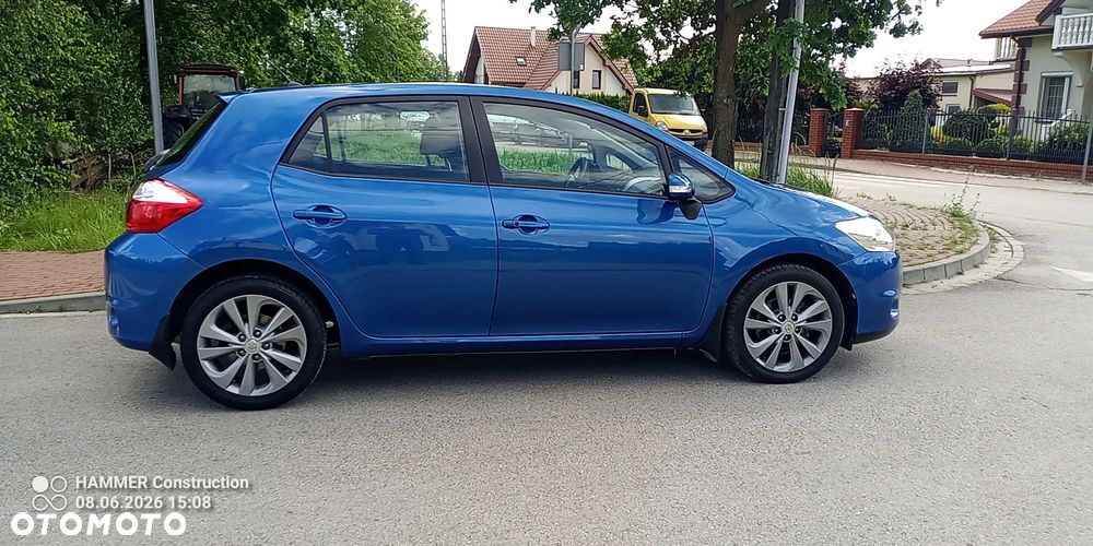 Toyota Auris 1.8 Premium - 4