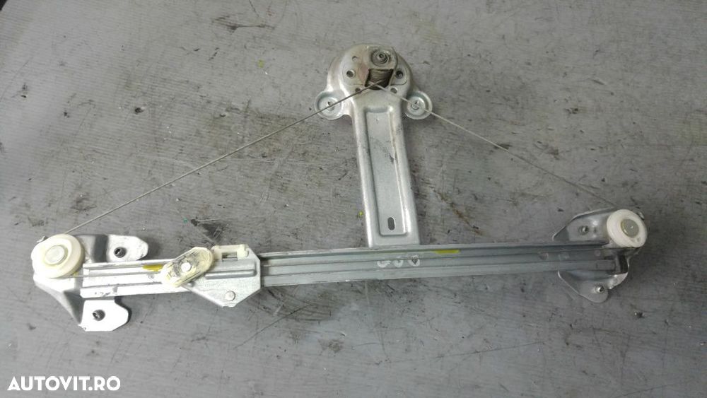 macara manuala dreapta spate opel astra h 13100421rh - 2