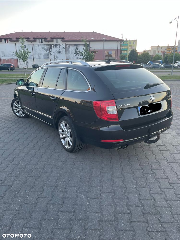 Skoda Superb 2.0 TDI 4x4 Elegance DSG - 4