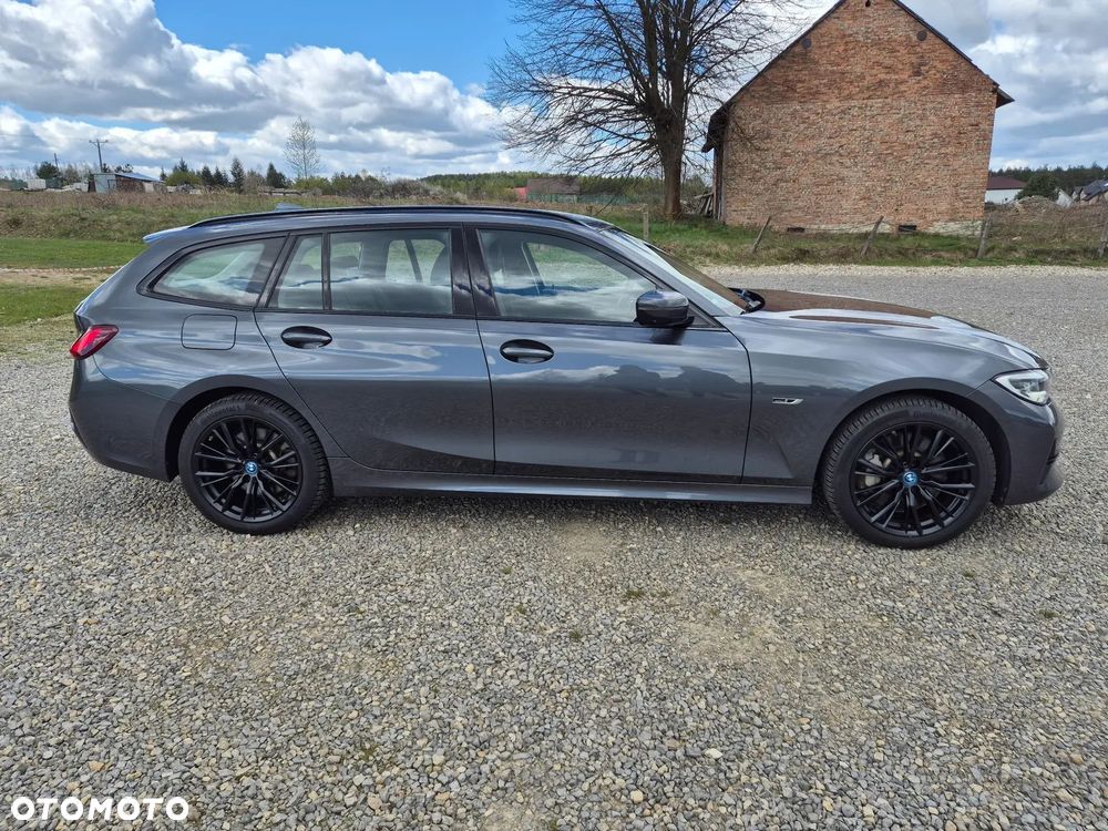 BMW Seria 3 330e xDrive Sport Line - 2