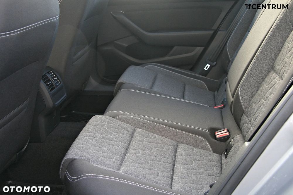 Volkswagen Passat Variant 2.0 TSI Business DSG - 11