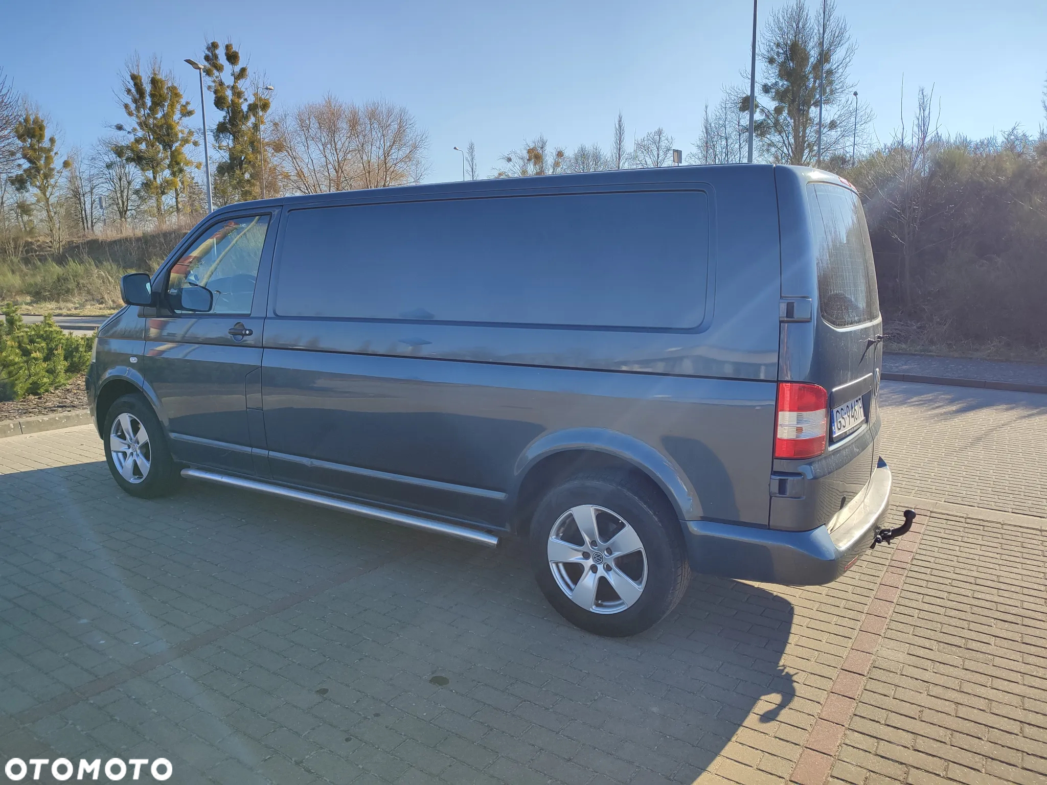 Volkswagen T5 Long L2H1 2.5TDI Klima, Alu, Skrzydełka, Podłokietniki, Po pełnym serwisie - 18
